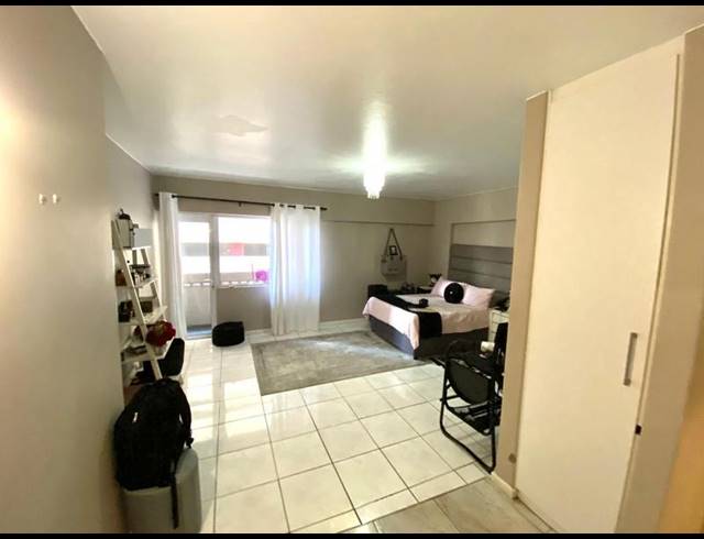 1 BEDROOM PROPERTY TO RENT IN ESPLANADE